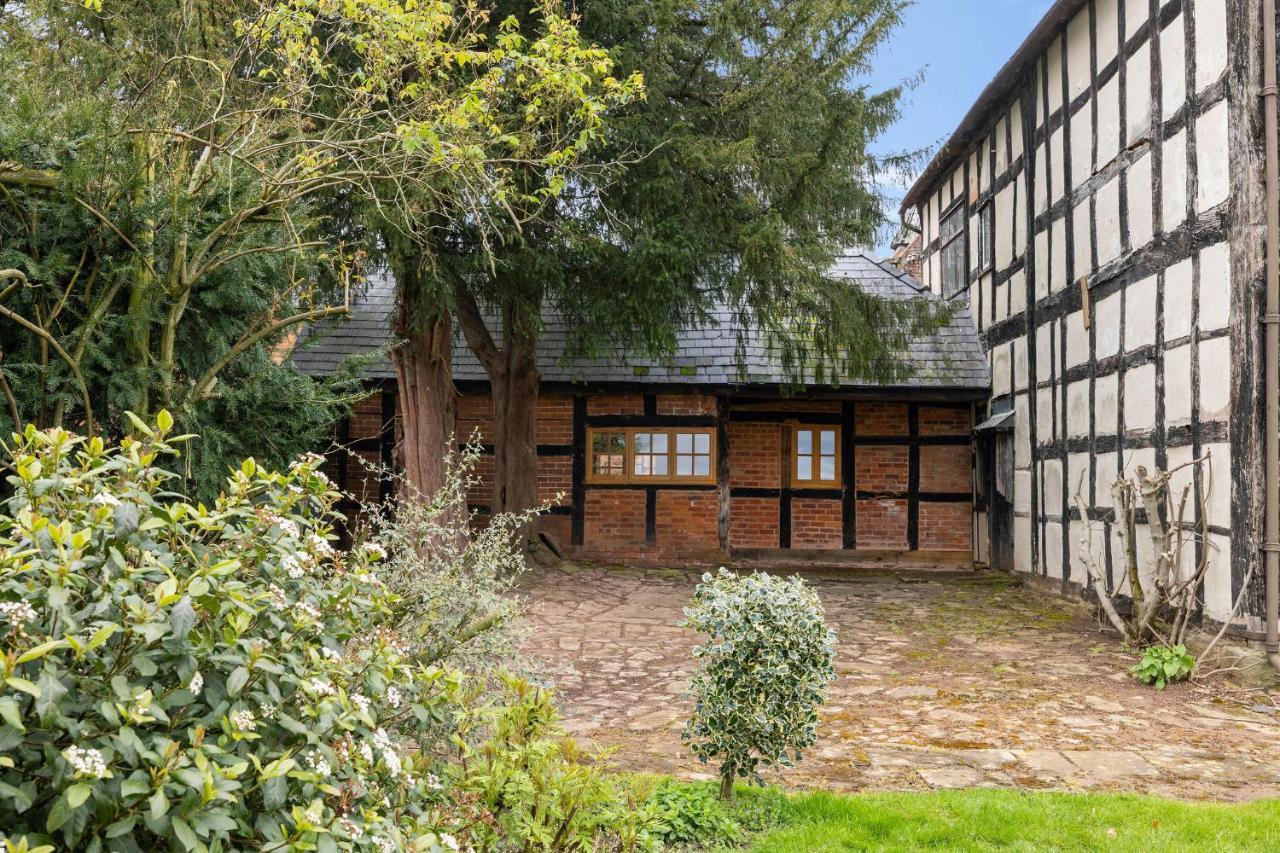 Gardeners Cottage Near 레드베리 외부 사진